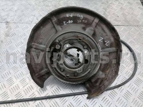 Кулак задний левый BMW 5 E60/E61, 2004 г., арт. 87081573