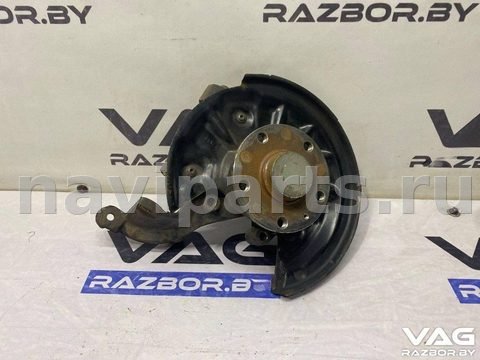 Кулак задний правый Volkswagen Golf, 2013 г., OEM 5Q0615612F, арт. BVR137-330