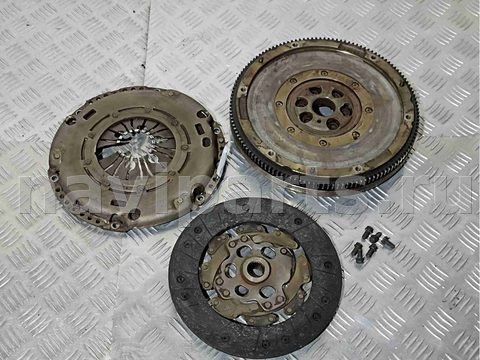 Новое Volkswagen Golf, 2004 г., OEM 222100533c, арт. 009192