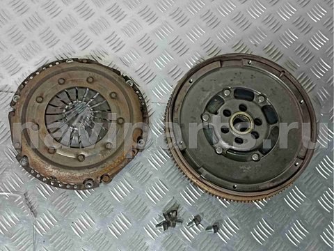 Новое Audi A6, 2002 г., OEM 058105266H, арт. 016571