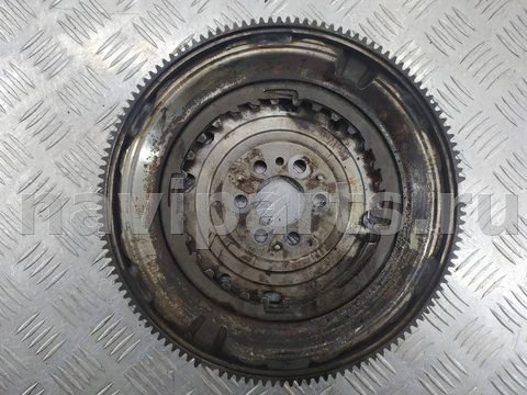 Новое Volkswagen Touran, 2006 г., арт. 1006214