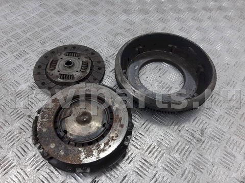 Новое Volkswagen Golf, 2000 г., OEM 067105273G, арт. 1074689