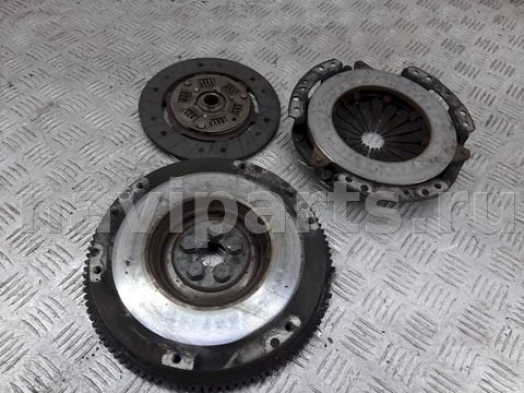 Новое Mitsubishi Carisma, 1999 г., арт. 1083861