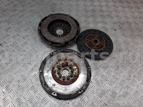 Новое Opel Zafira, 2003 г., OEM 90400241, арт. 1084872