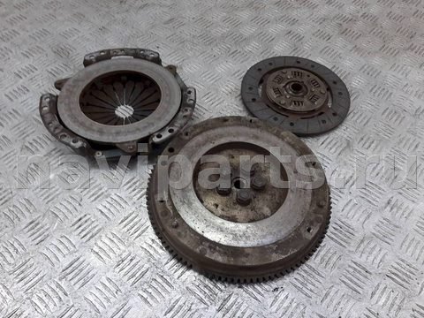 Новое Mitsubishi Carisma, 1999 г., арт. 1086522