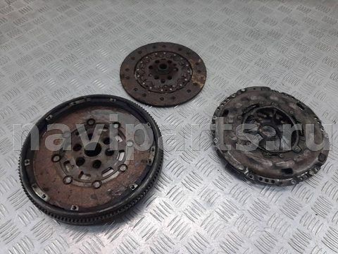 Новое Volkswagen Touran, 2006 г., арт. 1102198