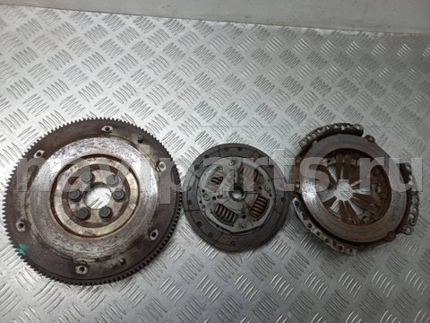 Новое Volkswagen Polo, 2005 г., OEM 030105271D, арт. 1105329
