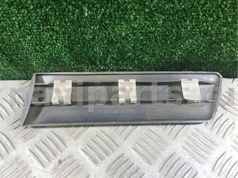 Молдинг крыла переднего левого Mercedes E W210, 2000 г., OEM A2106908762, арт. 62116869, фото 2