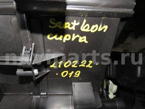 Новое Volkswagen Golf, 2017 г., OEM 5Q1819021F, арт. 210222-019, фото 3