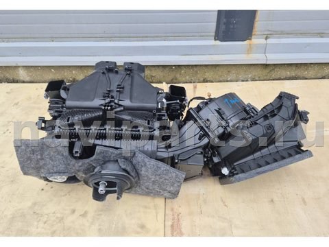 Новое Porsche Taycan, 2019 г., OEM 9j1820005f, арт. 2607030