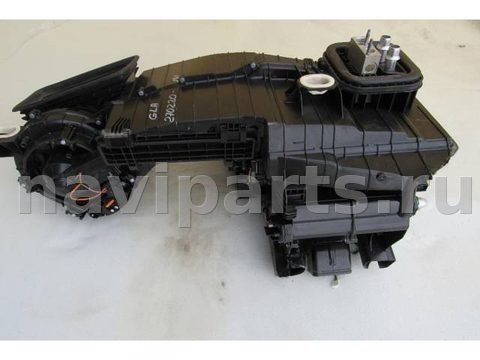 Новое Mercedes GLA X156, 2013 г., OEM 2468301800, арт. 270220141