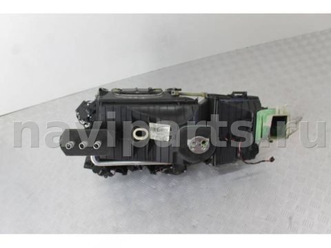Новое BMW 7 F01/F02, 2012 г., OEM 64119241196, арт. 99959357818