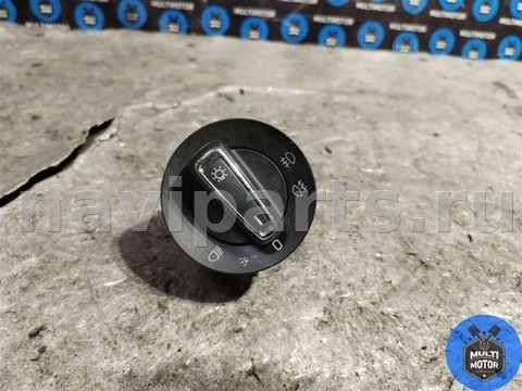 Новое Skoda Rapid, 2017 г., OEM 5E0941431M, арт. 00120090