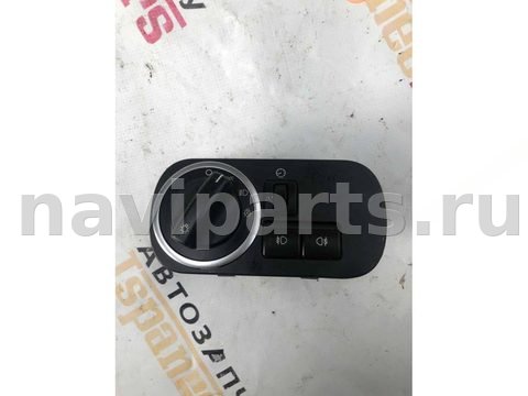 Новое Land-Rover Discovery L319, 2015 г., OEM AH2213A024AC, арт. 3667