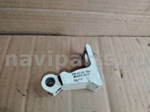 Петля двери Audi A4, 2010 г., OEM 8K0831402B, арт. 17121.2BL3