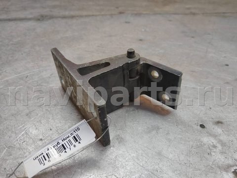 Петля двери передней левой Audi A8, 1999 г., арт. 13053