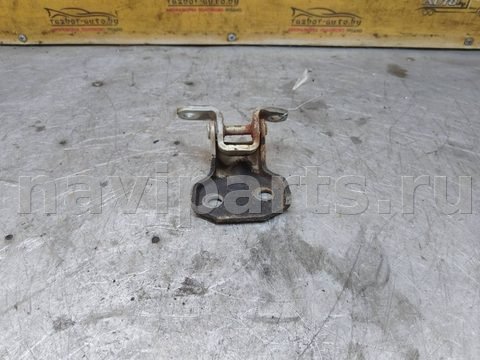 Петля двери передней левой Subaru Forester, 1997 г., арт. 135428, фото 3