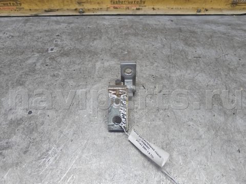 Петля двери передней левой Audi A4 B6, 2000 г., арт. 141759, фото 2