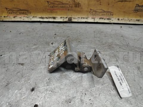 Петля двери передней левой Peugeot 406, 1999 г., арт. 161962