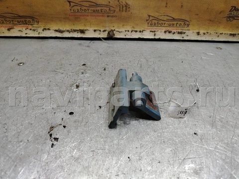 Петля двери передней левой Volvo S60, 2004 г., OEM 30784907, арт. 173251