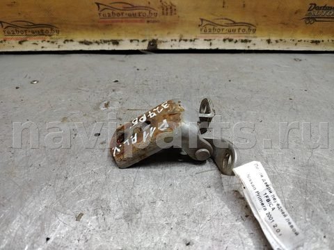 Петля двери передней левой Nissan Primera, 1999 г., арт. 173541