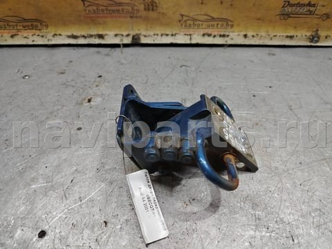 Петля двери передней левой Audi A4 B6, 2000 г., OEM 8e0831411, арт. 175391