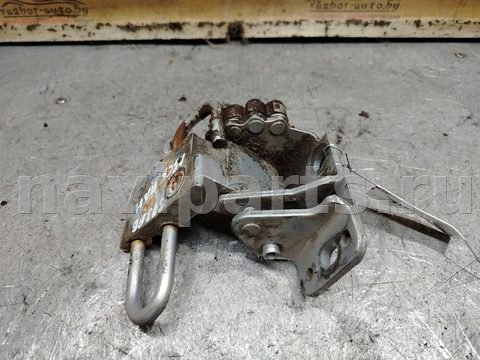 Петля двери передней левой Audi A6, 1997 г., OEM 4в0831411в, арт. 190935