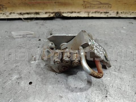 Петля двери передней левой Volkswagen Golf, 2004 г., OEM 1к0831411н, арт. 197242
