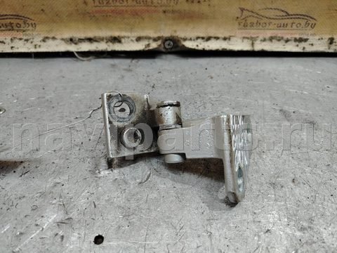 Петля двери передней левой Volkswagen Golf, 2004 г., OEM 1к0831401g, арт. 197243