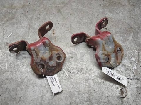 Петля двери передней левой Mazda 323F, 1996 г., арт. 23782