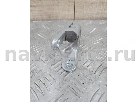 Петля двери передней левой Mercedes C W203, 2002 г., арт. 25945235