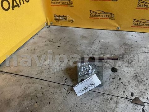 Петля двери передней левой Peugeot 406, 1995 г., арт. 42458