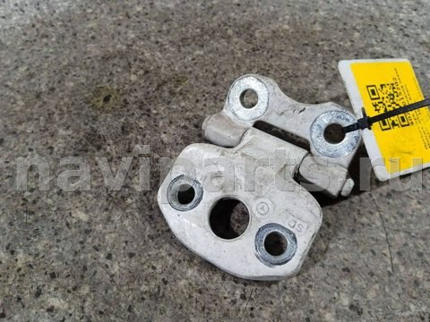 Петля двери передней левой Mercedes C W202, 1994 г., арт. 46023015202