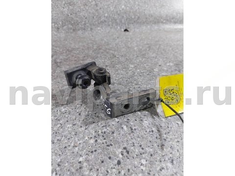 Петля двери передней левой Audi A6, 2006 г., арт. 46023046334