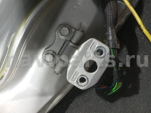 Петля двери передней левой Mercedes C W202, 1995 г., арт. 46023074689