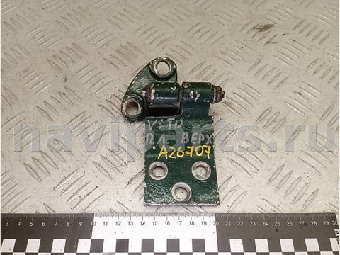 Петля двери передней левой Mercedes Vito W638, 2001 г., арт. A26707