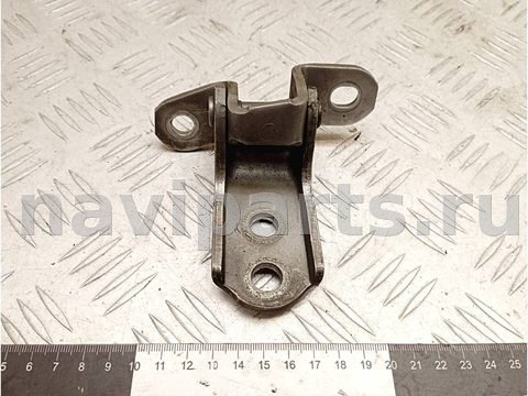 Петля двери передней левой Toyota RAV4, 2003 г., арт. A28057