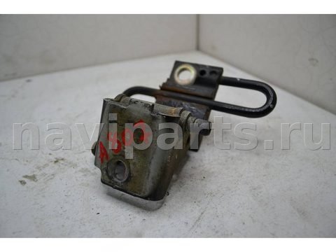 Петля двери передней левой Volkswagen Passat B5, 2001 г., OEM 4b0831411, арт. A807