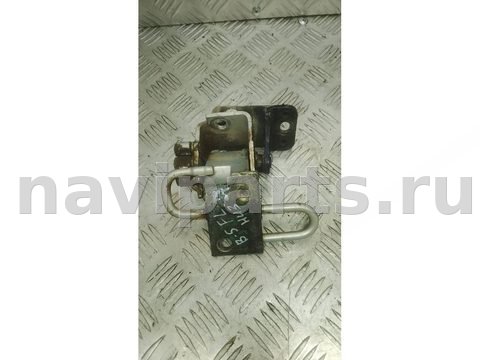 Петля двери передней левой Volkswagen Passat B5, 1998 г., арт. B106757251