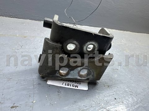 Петля двери передней левой Chevrolet Transsport, 1998 г., арт. B109480356, фото 3