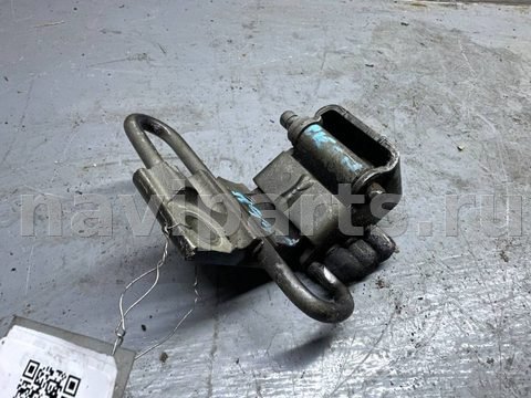 Петля двери передней левой Volkswagen Touran, 2004 г., OEM 1T0831411A, арт. B112243367