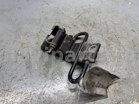 Петля двери передней левой Audi A4 B6, 2003 г., OEM 8E0831411B, арт. B113365246
