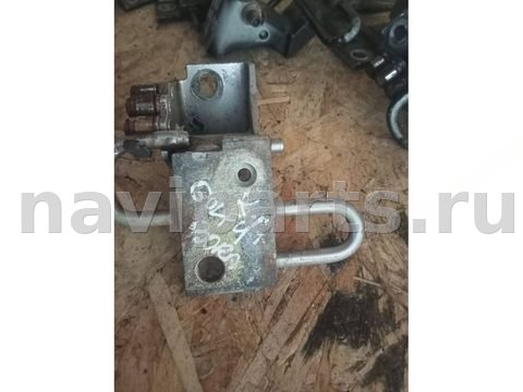 Петля двери передней левой Volkswagen Golf, 2004 г., арт. B88821127