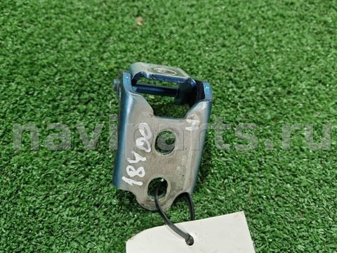 Петля двери передней левой Renault Megane, 2017 г., OEM 6990R, арт. D18400
