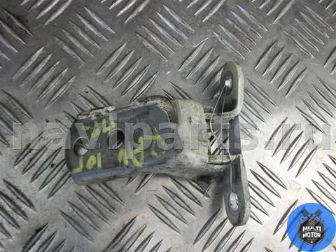 Петля двери передней правой Toyota RAV4, 2010 г., арт. 00063227