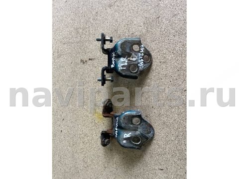 Петля двери передней правой Mitsubishi Carisma, 1999 г., арт. 111419288