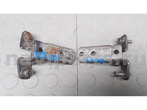 Петля двери передней правой Mitsubishi Lancer, 2006 г., OEM MR302271, арт. 1DE16FB02