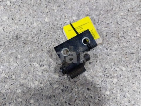 Петля двери передней правой BMW 5 E39, 2000 г., арт. 22303002011