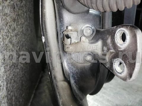 Петля двери передней правой Land-Rover Range Rover Sport, 2007 г., арт. 22323004006