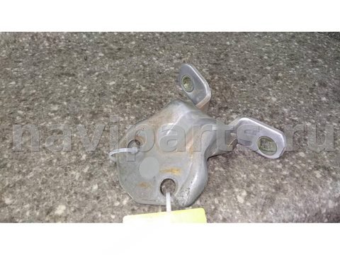 Петля двери передней правой Mazda 323, 2001 г., арт. 22325007001